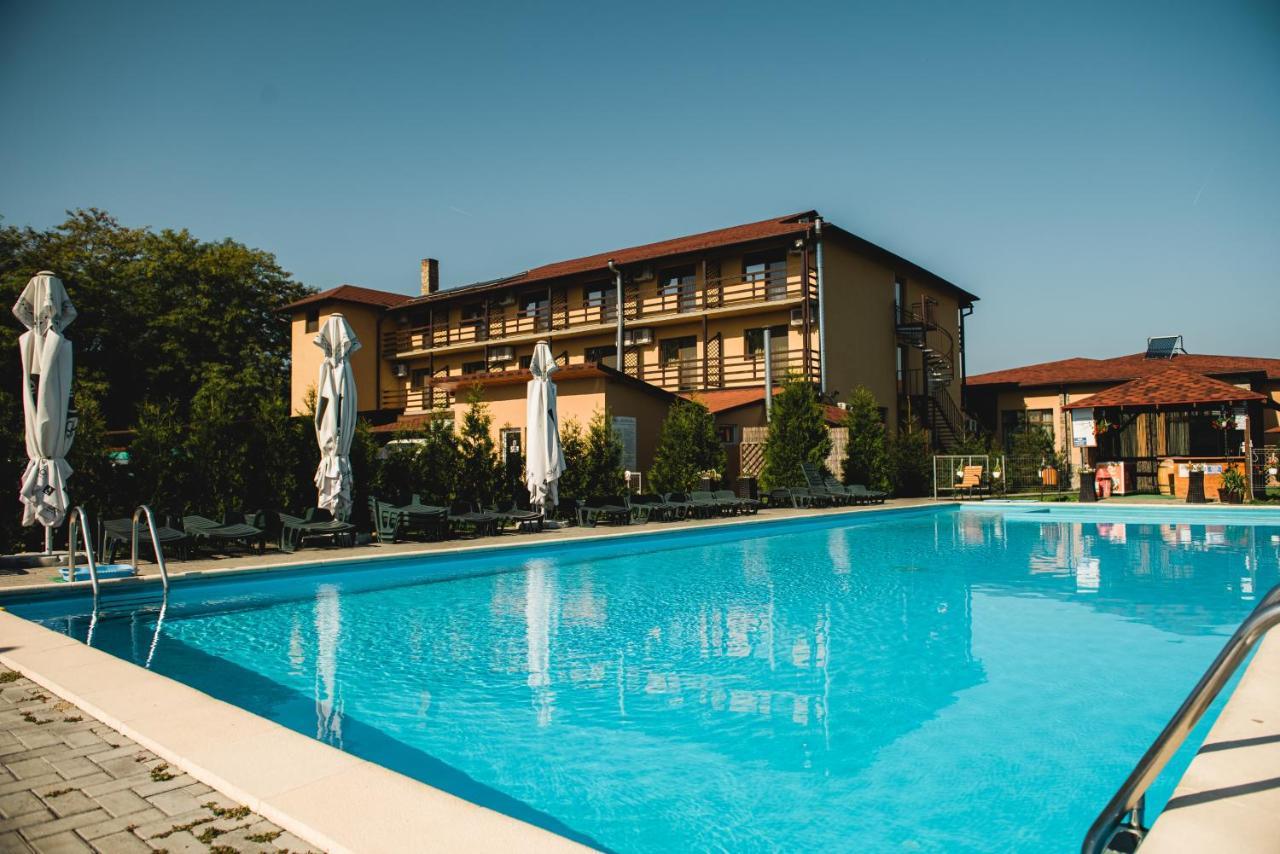 Hanul Lui Bogdan Economy INN Făget Extérieur photo
