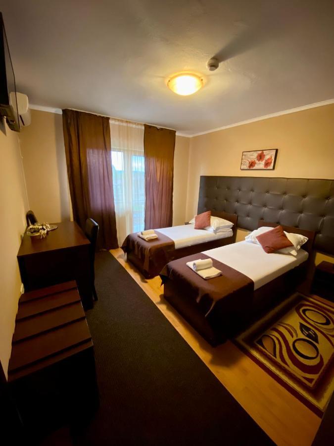 Hanul Lui Bogdan Economy INN Făget Extérieur photo