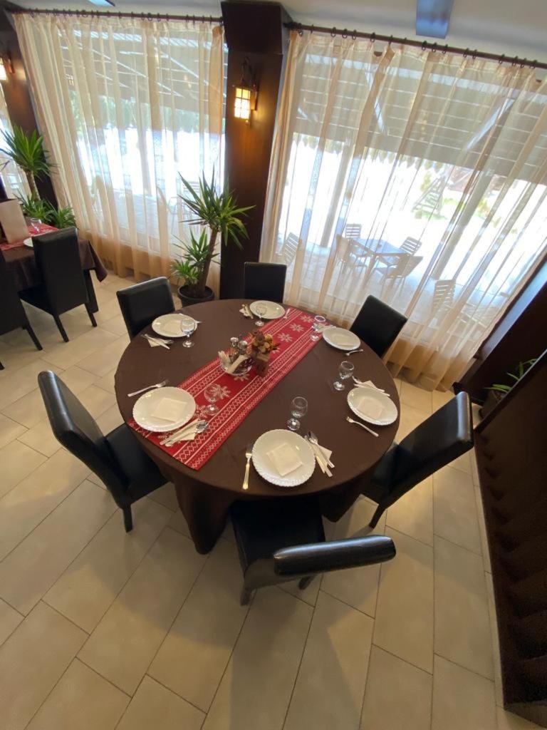 Hanul Lui Bogdan Economy INN Făget Extérieur photo