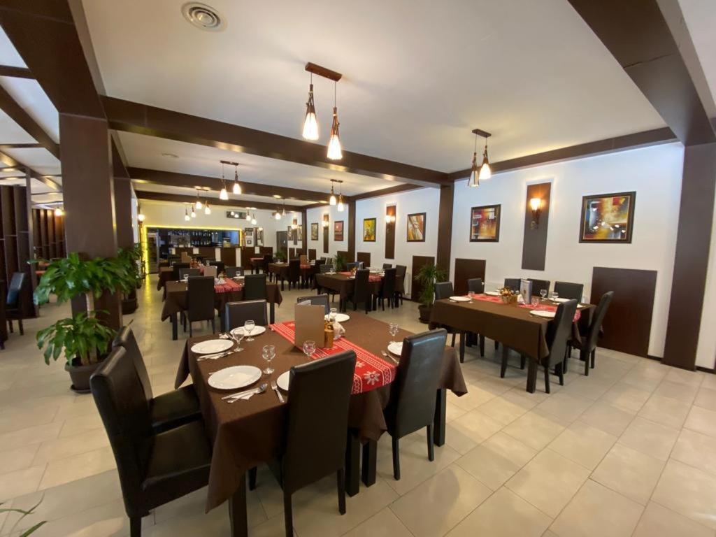 Hanul Lui Bogdan Economy INN Făget Extérieur photo